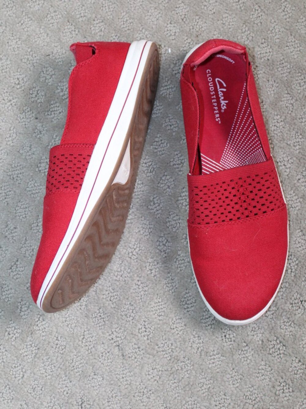 Clarks Size 8.5 Red Canvas Round Toe Flats